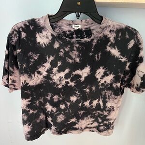 Garage cropped tee in purple/ black acid design :)